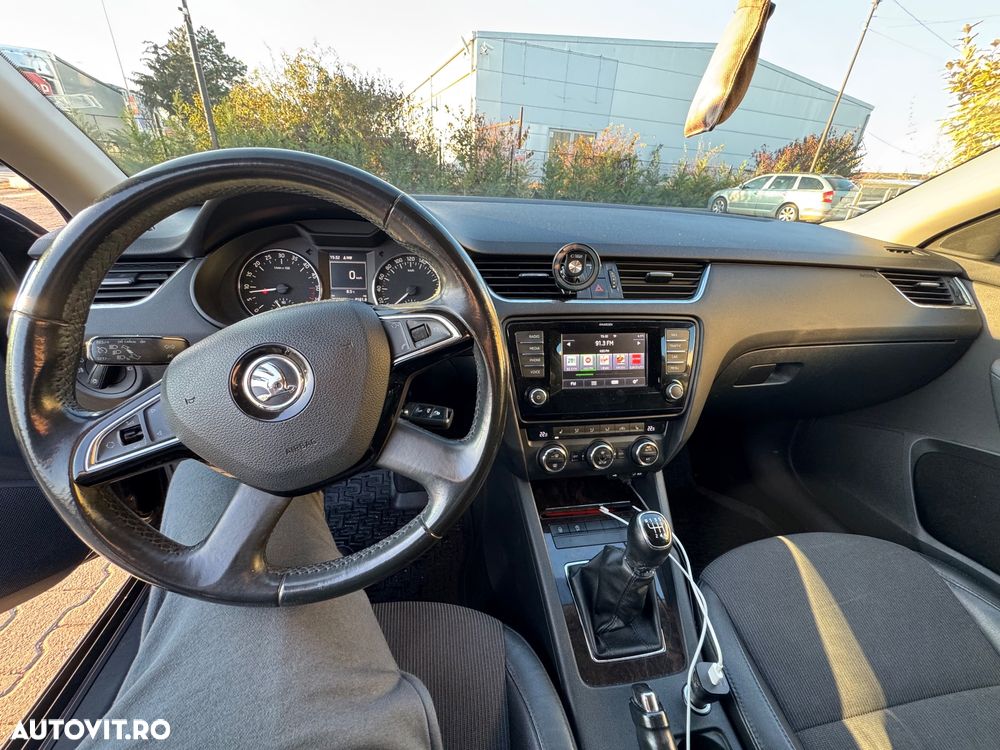 Skoda Octavia 2.0 TDI STYLE - 9