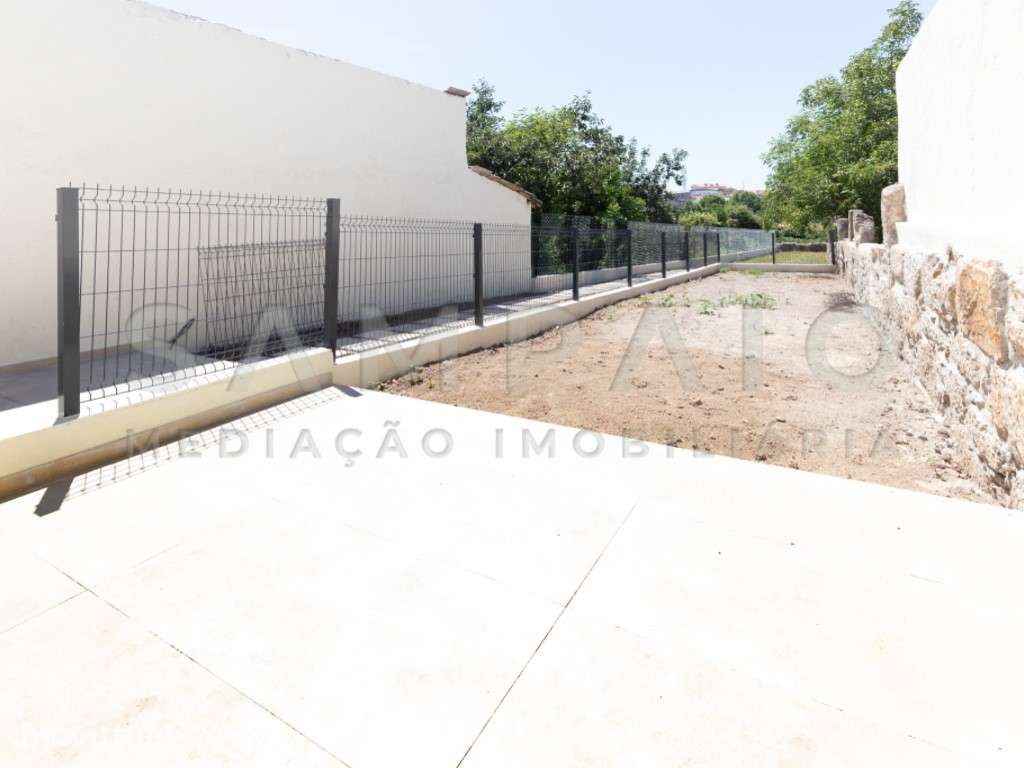 Andar Moradia T1+1 - Independente - C/ Terraço e Jardim - Renovado! - Grande imagem: 3/18