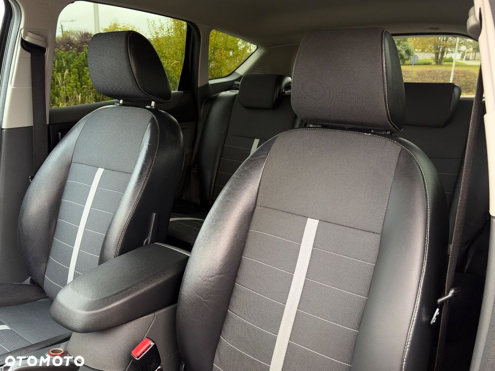 Ford Kuga 2.0 TDCi 2x4 Titanium - 20