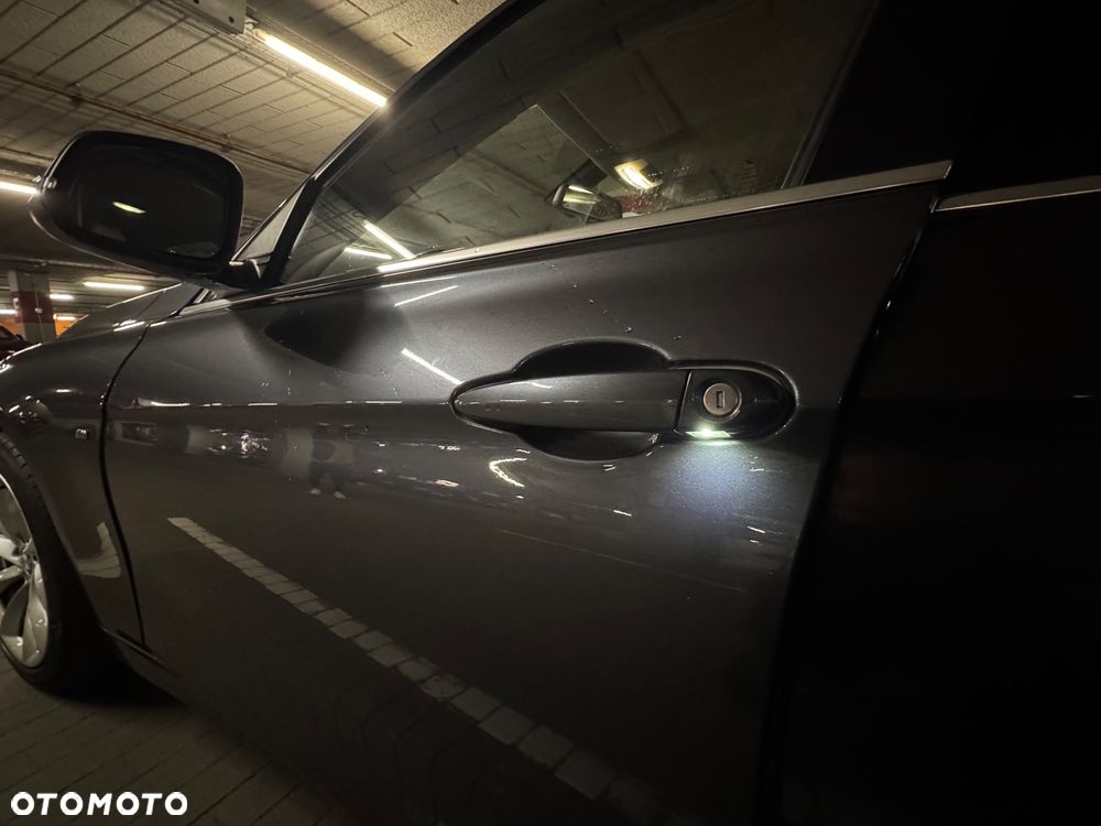 BMW Seria 3 320i - 32