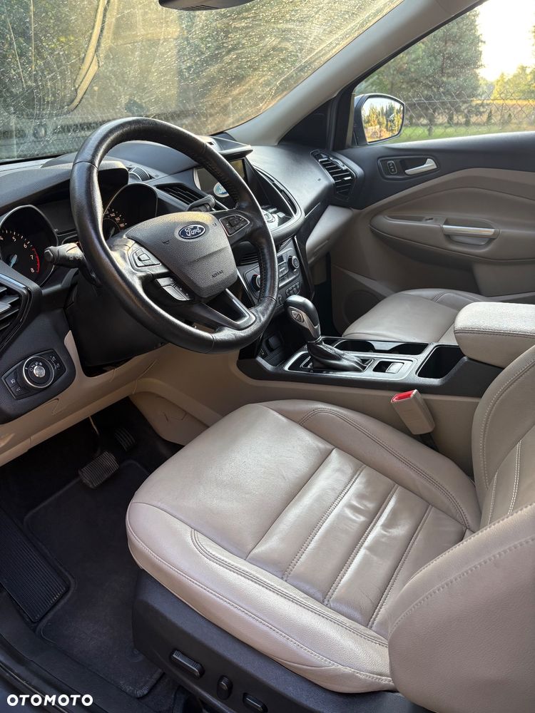 Ford Escape 2.0 EcoBoost AWD Titanium - 16
