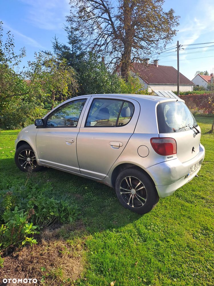 Toyota Yaris - 4