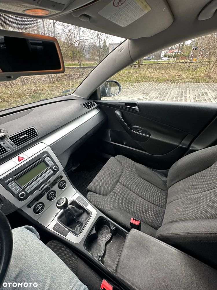 Volkswagen Passat - 12