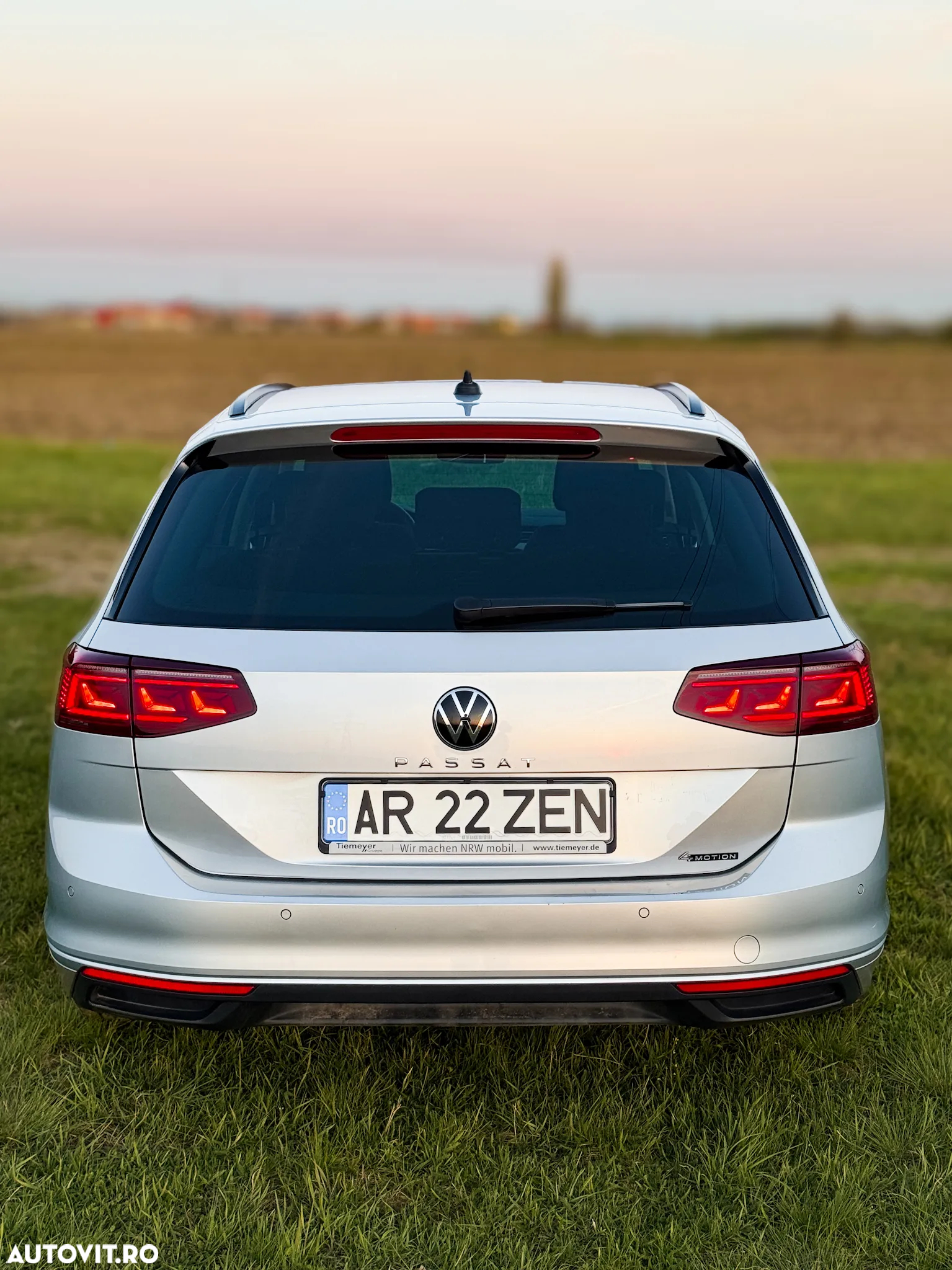 Volkswagen Passat Variant 2.0 TDI SCR DSG 4Motion Business - 13