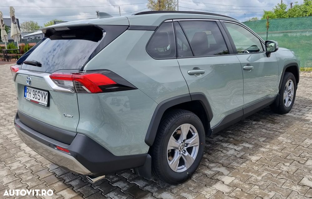 Toyota RAV4 - 8