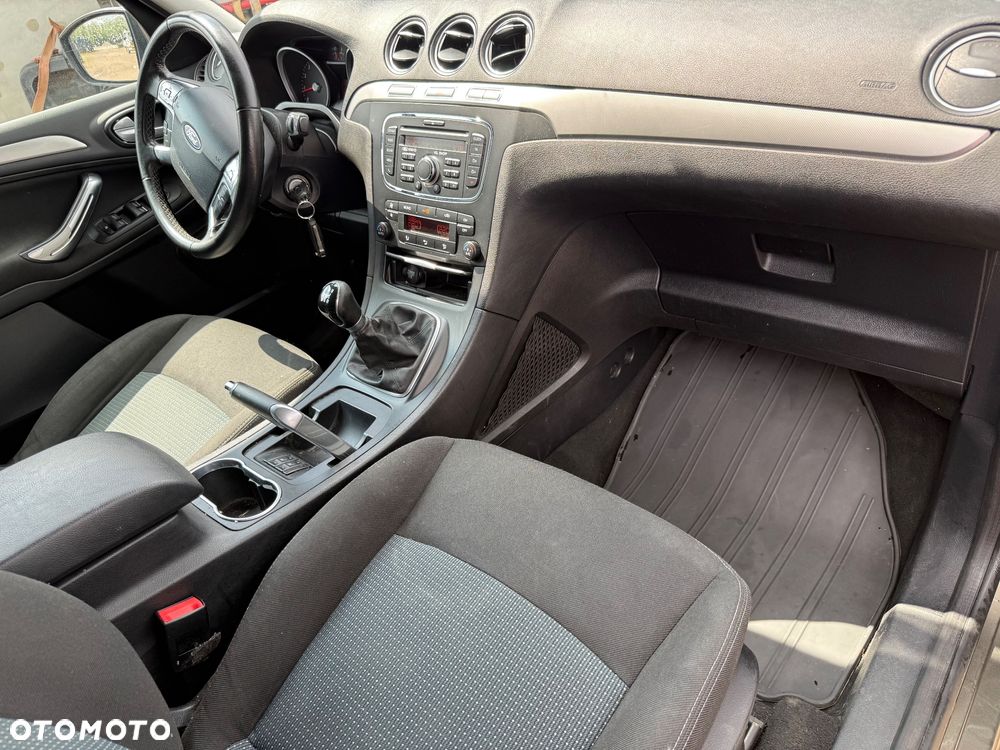Ford Galaxy 2.0 FF Trend - 8