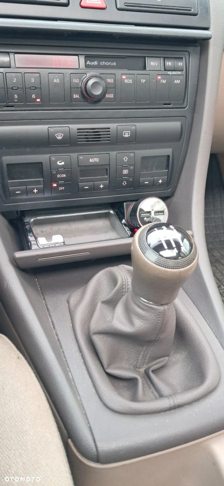 Audi A6 Limousine 2.4 - 19