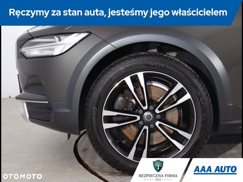 Volvo V90 Cross Country - 17