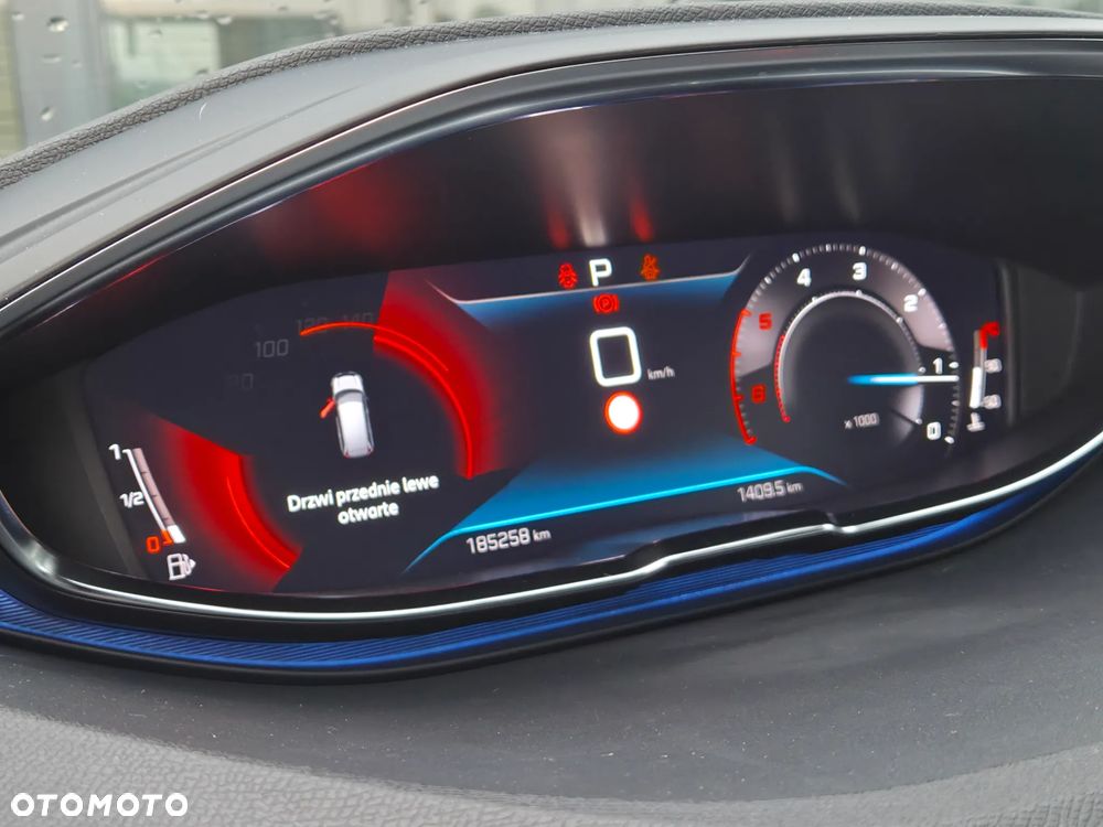Peugeot 5008 2.0 BlueHDI GT S&S EAT8 - 26