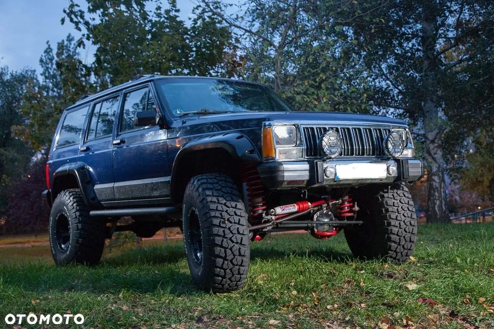 Jeep Cherokee - 21