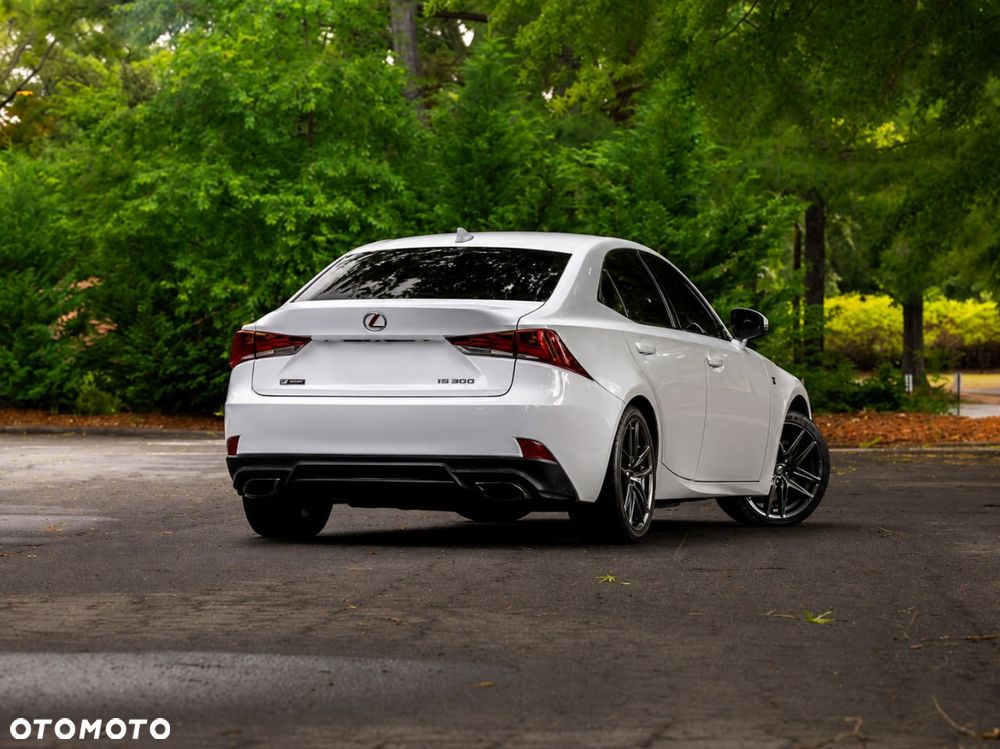 Lexus IS 200t / 300 F Sport - 4