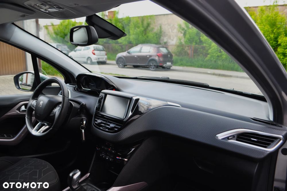 Peugeot 2008 BlueHDi 100 STOP & START Allure - 26