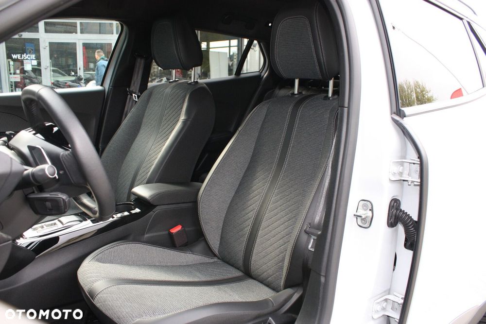 Peugeot 2008 1.2 PureTech Allure S&S EAT8 - 12
