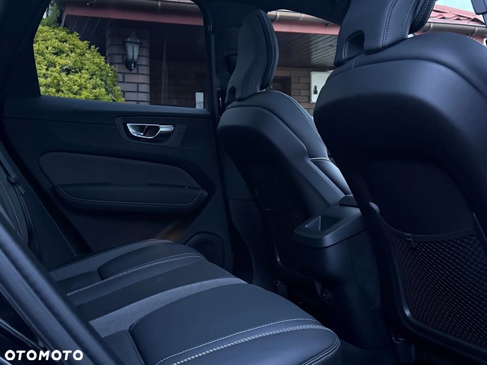 Volvo XC 60 B5 B AWD Geartronic RDesign - 12