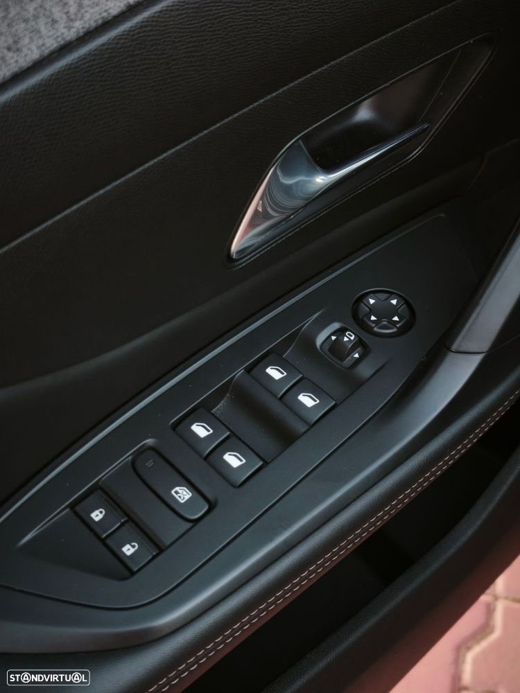 Peugeot 308 1.2 PureTech Allure - 22