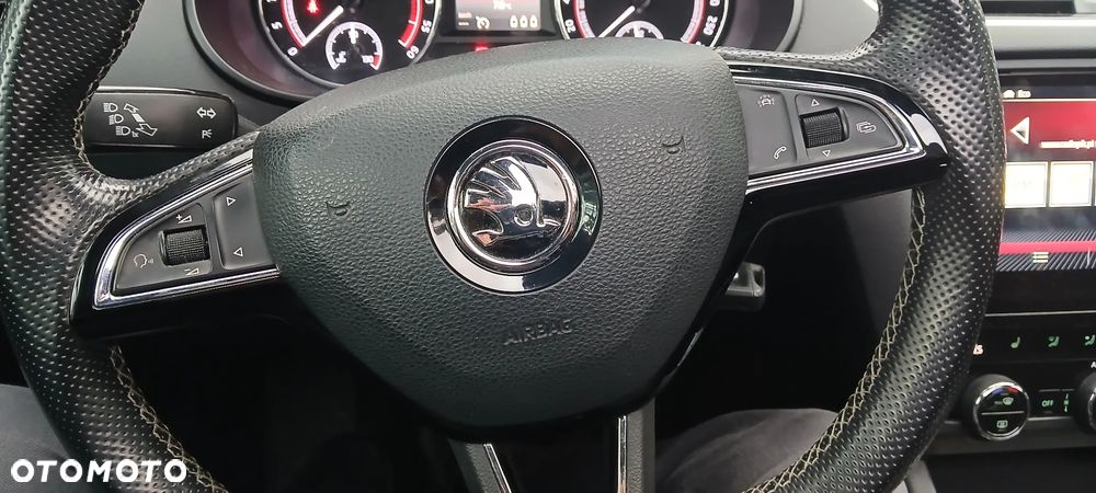 Skoda Octavia 2.0 TDI RS - 24