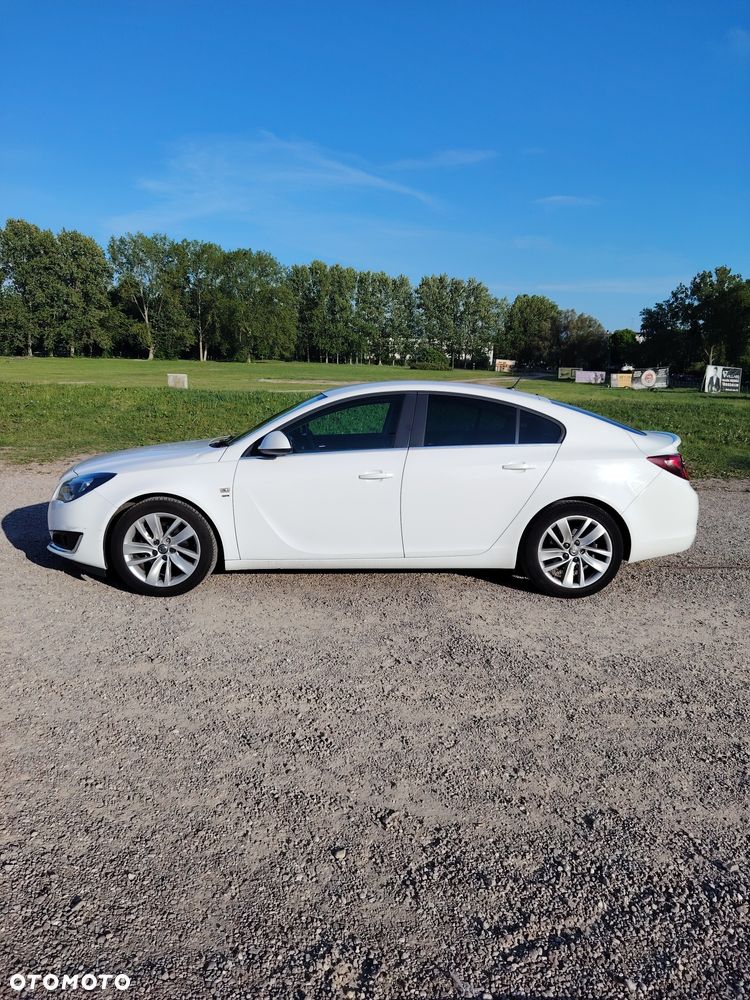 Opel Insignia - 1
