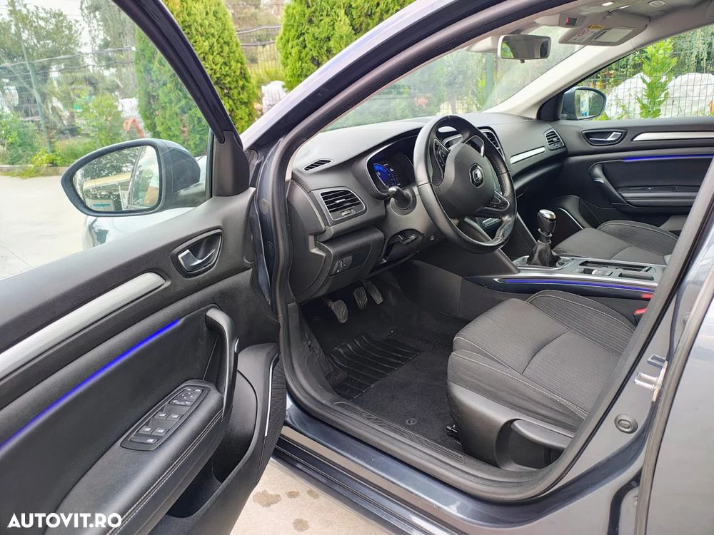 Renault Megane Blue dCi 116 Zen - 23