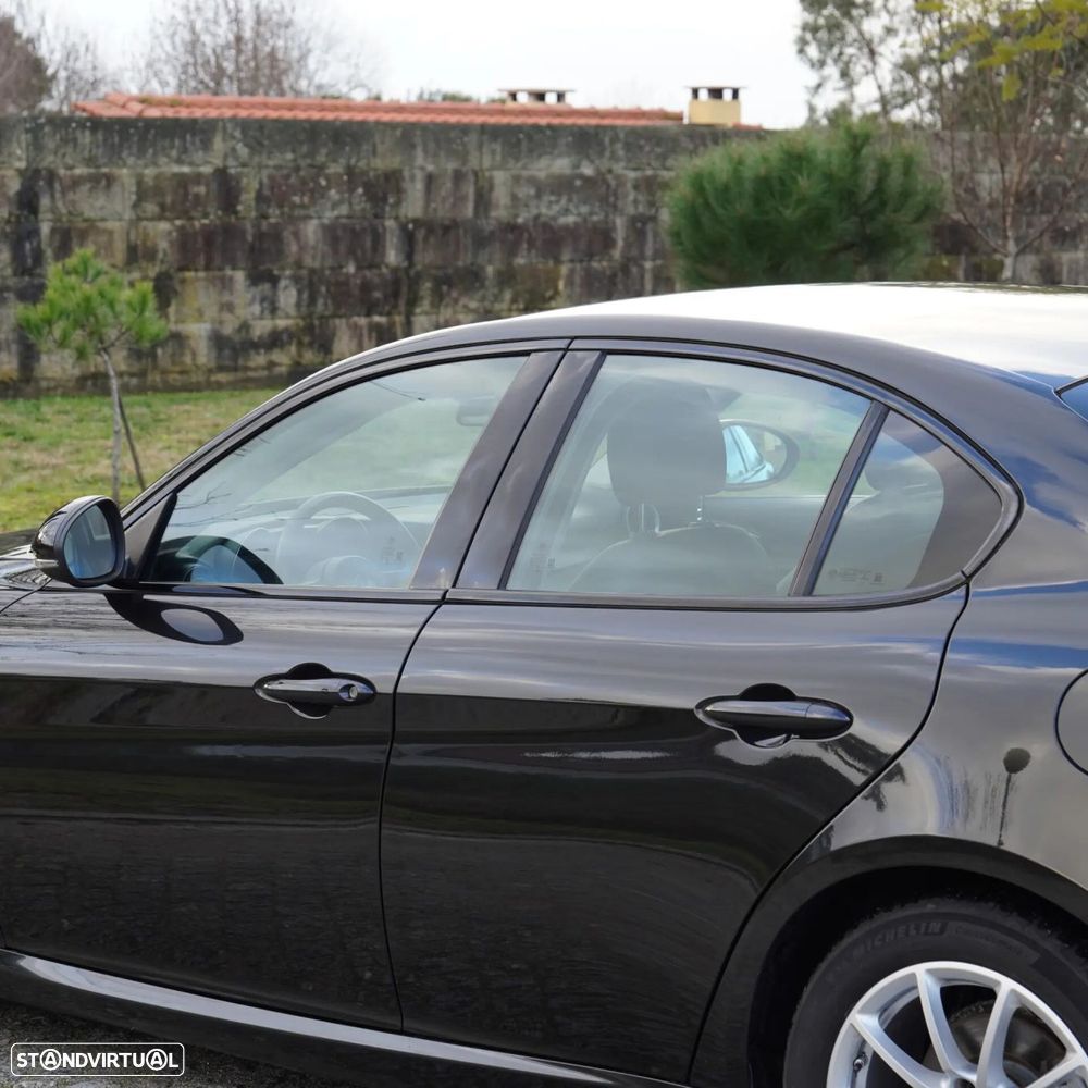 Alfa Romeo Giulia 2.2 D - 33