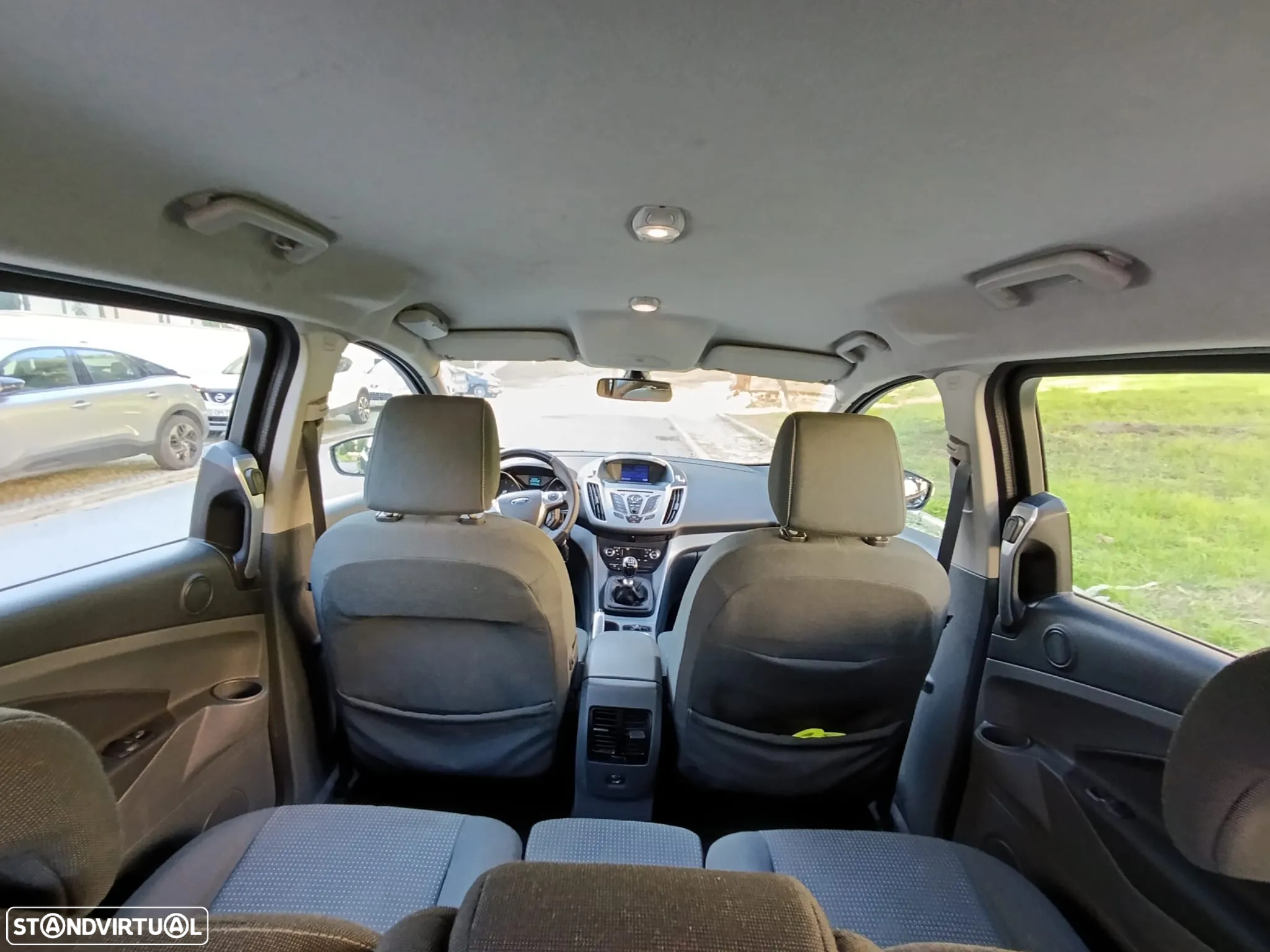 Ford Grand C-Max 1.6 TDCi Titanium - 24