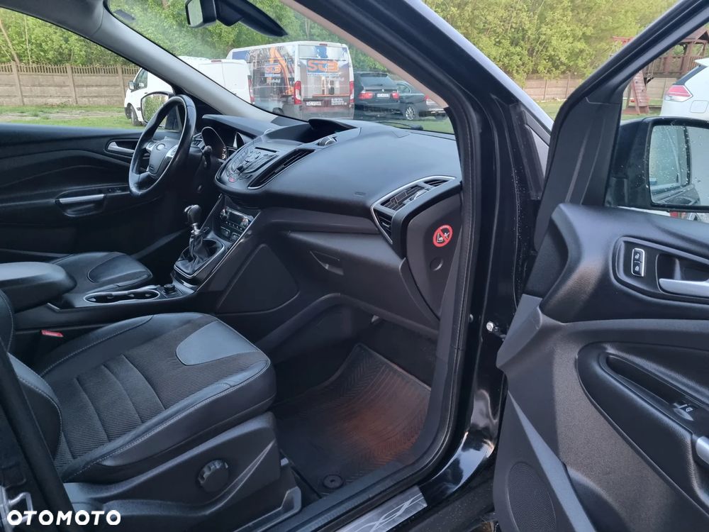 Ford Kuga 2.0 TDCi 4x4 Titanium - 27
