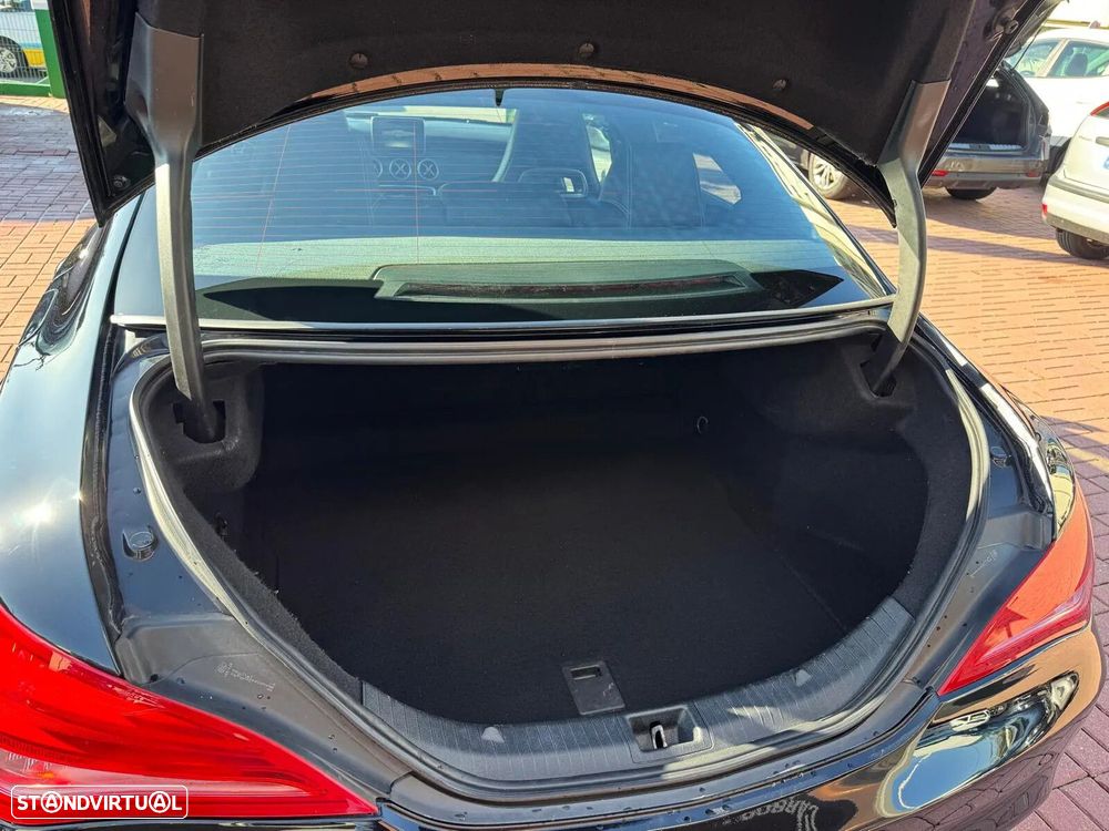 Mercedes-Benz CLA 180 CDI Urban - 23