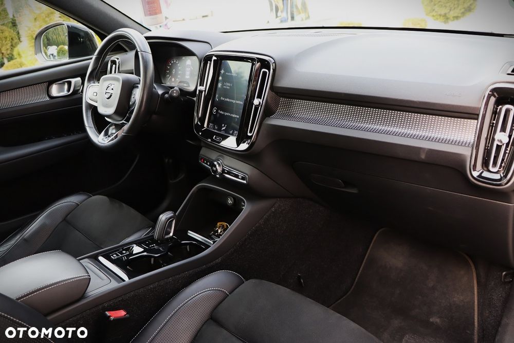 Volvo XC 40 D4 AWD R-Design - 21