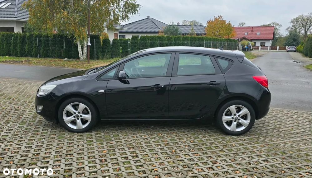 Opel Astra 2.0 CDTI DPF Automatik Design Edition - 8