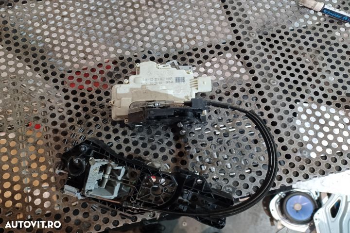 Broasca usa fata dreapta CZ3C1837016A Volkswagen VW Passat B6 [2005 - - 1