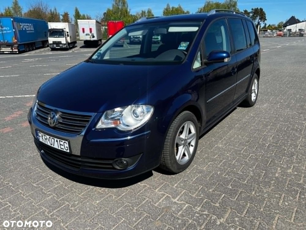 Volkswagen Touran 1.4 TSI Trendline DSG - 4