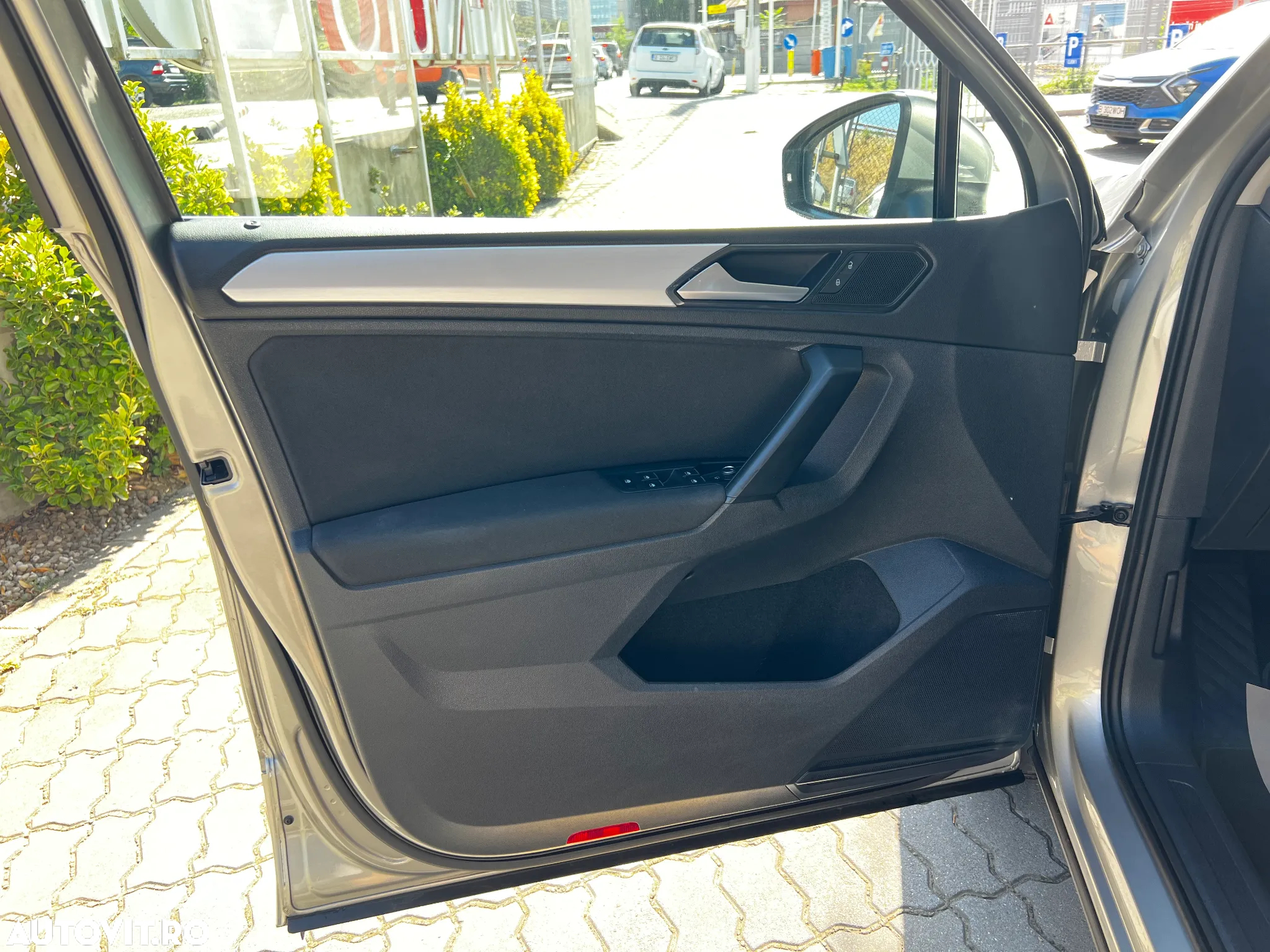 Volkswagen Tiguan 2.0 TDI SCR 4MOTION DSG R-Line - 32