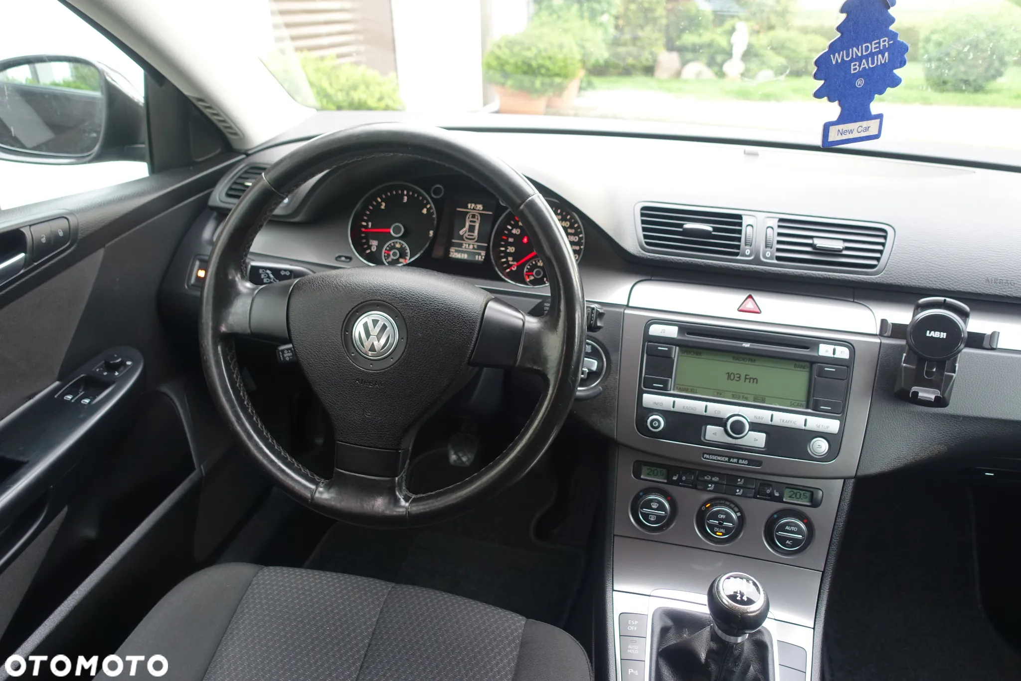 Volkswagen Passat 2.0 TDI DPF BlueMot Comfortline - 23