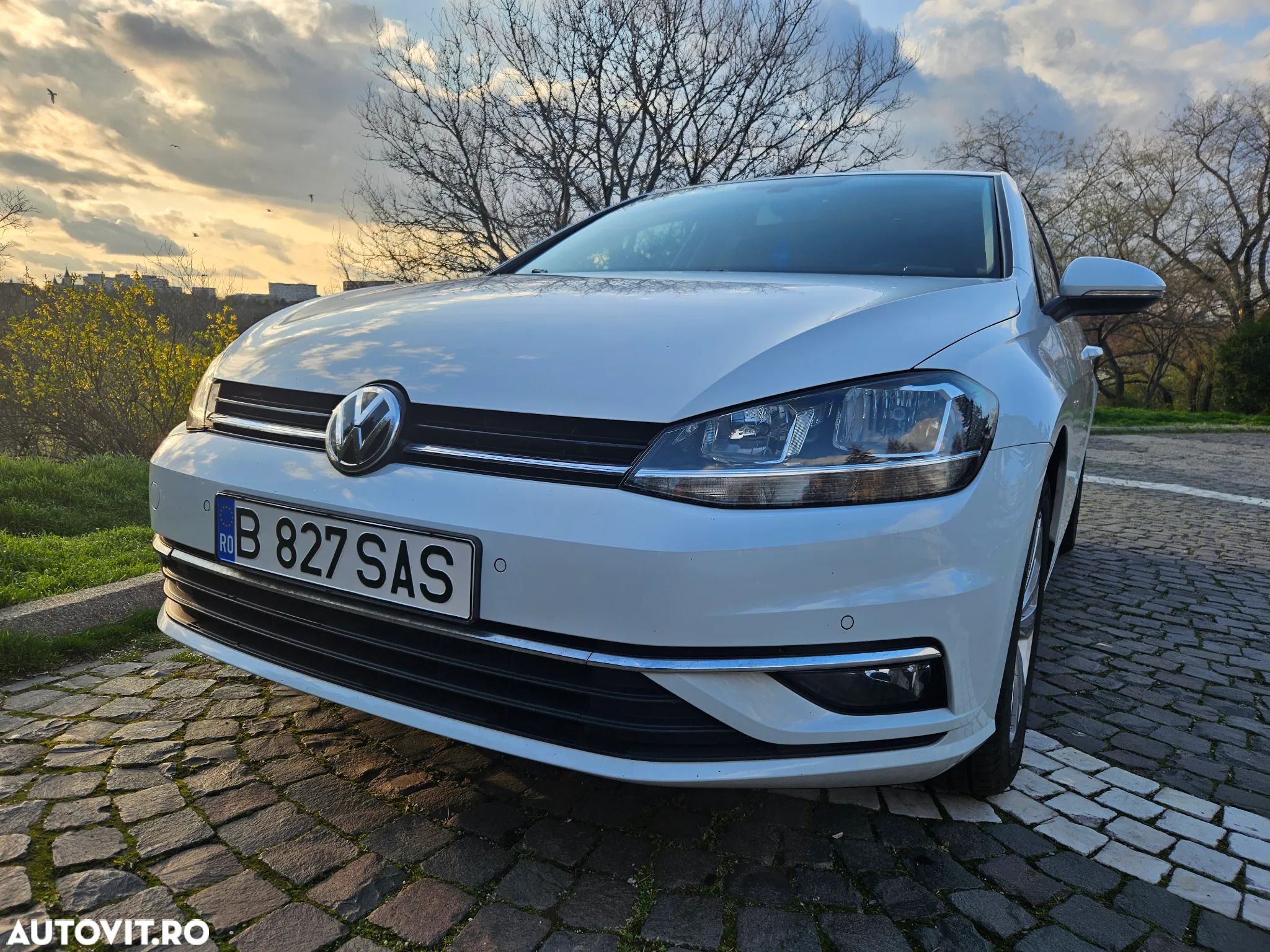 Volkswagen Golf 1.0 TSI Comfortline - 8