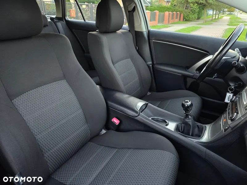 Toyota Avensis - 37