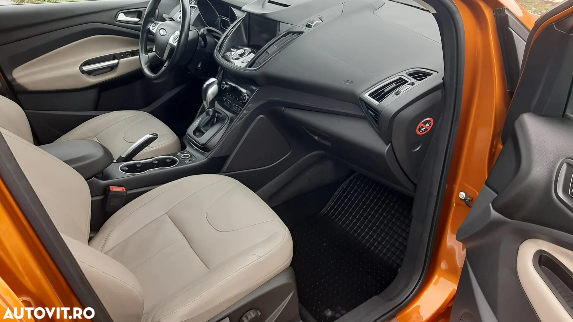 Ford Kuga 2.0 TDCi Powershift 4WD Titanium - 12