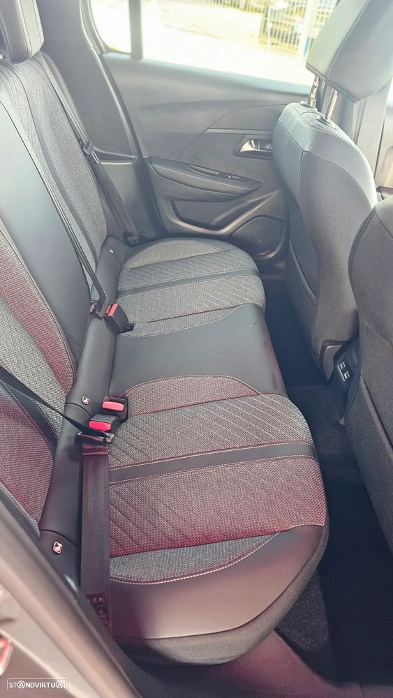 Peugeot 208 1.2 Hybrid Allure e-DCS6 - 14