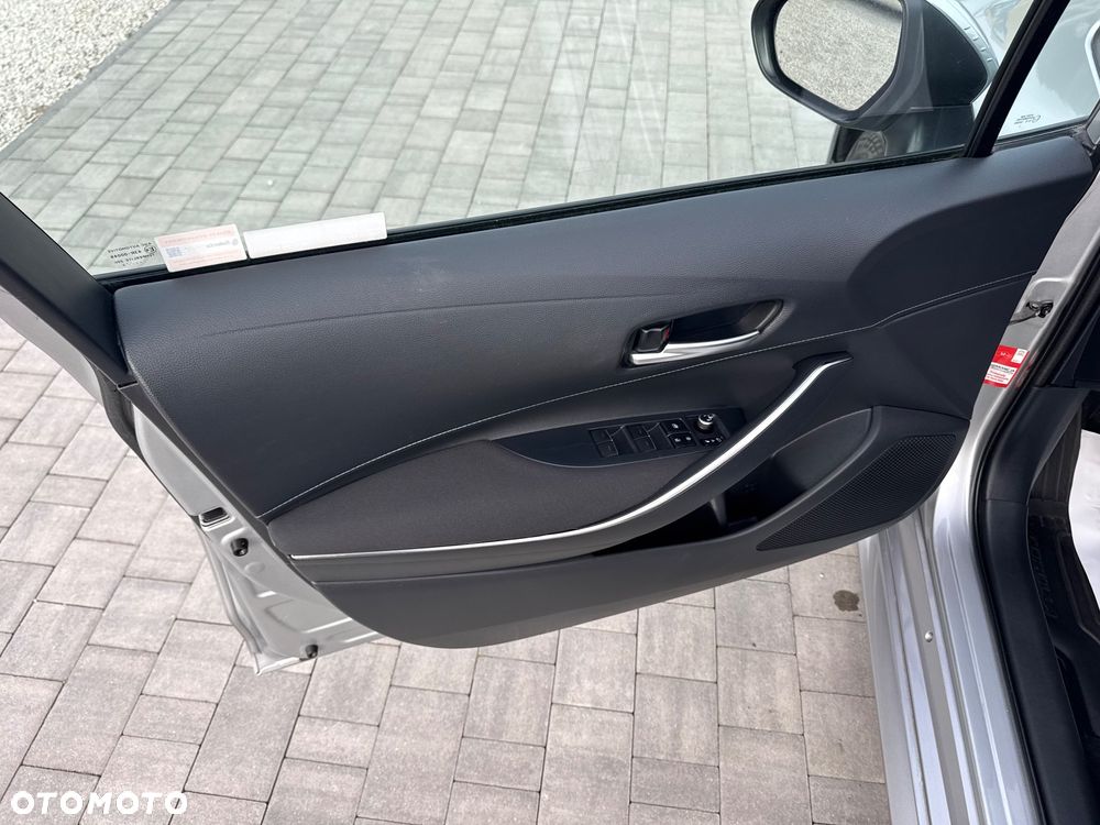 Toyota Corolla 2.0 Hybrid Comfort - 18