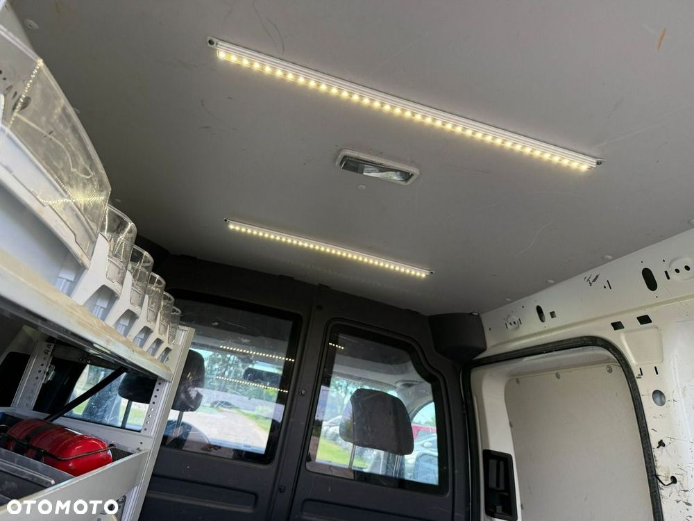 Volkswagen Caddy - 27