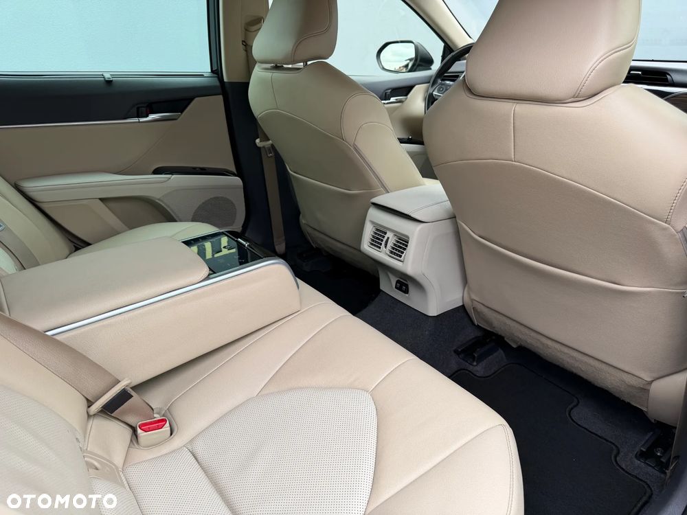 Toyota Camry 2.5 Hybrid Executive CVT - 31