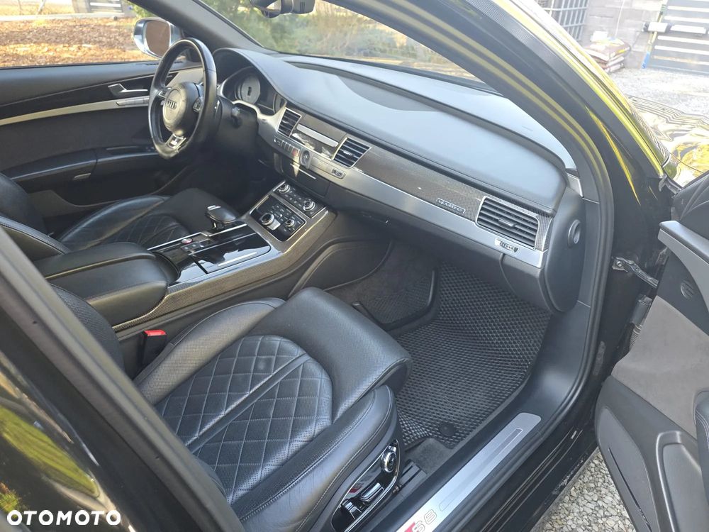 Audi S8 - 11
