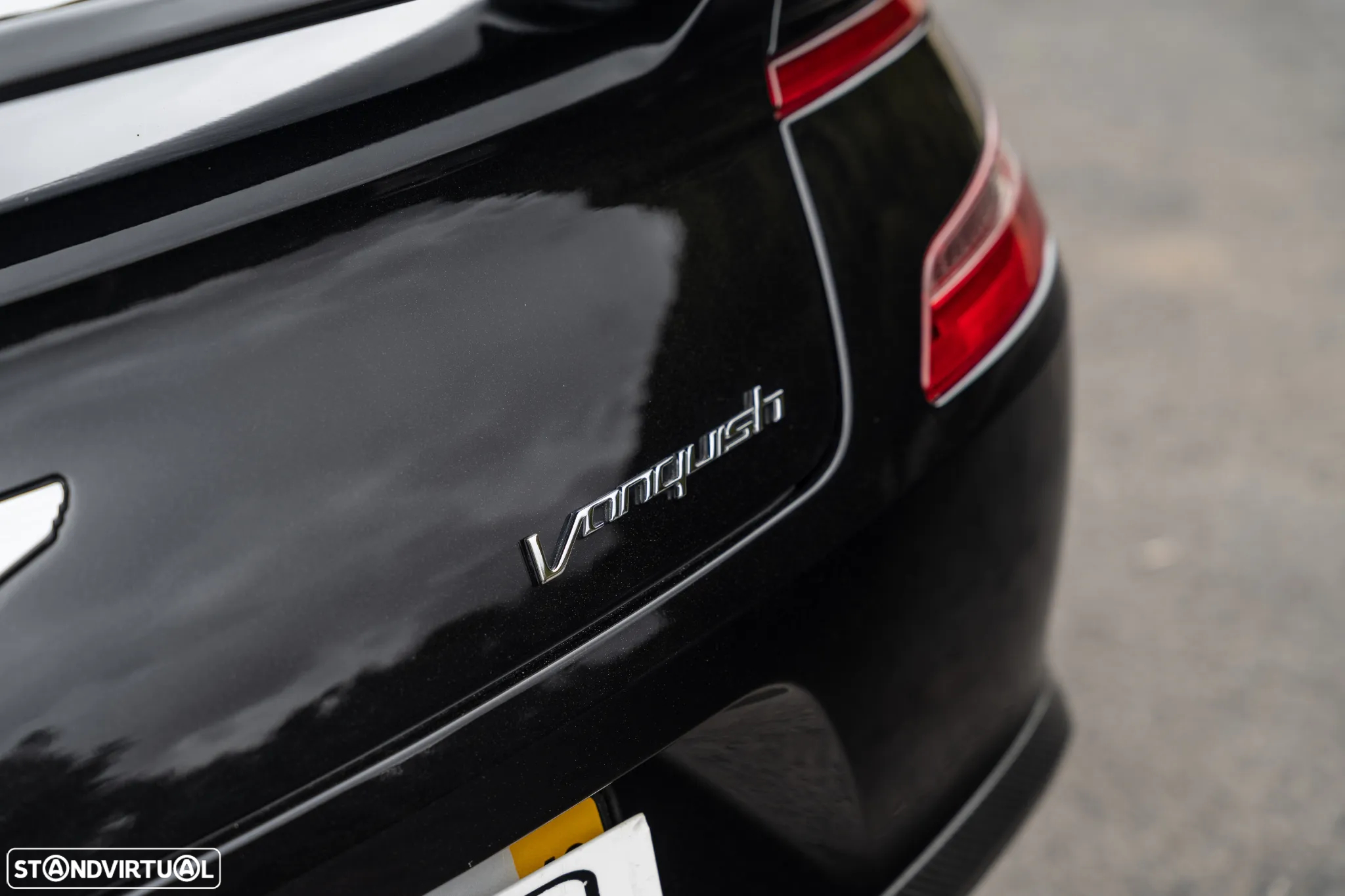 Aston Martin Vanquish Coupe - 14
