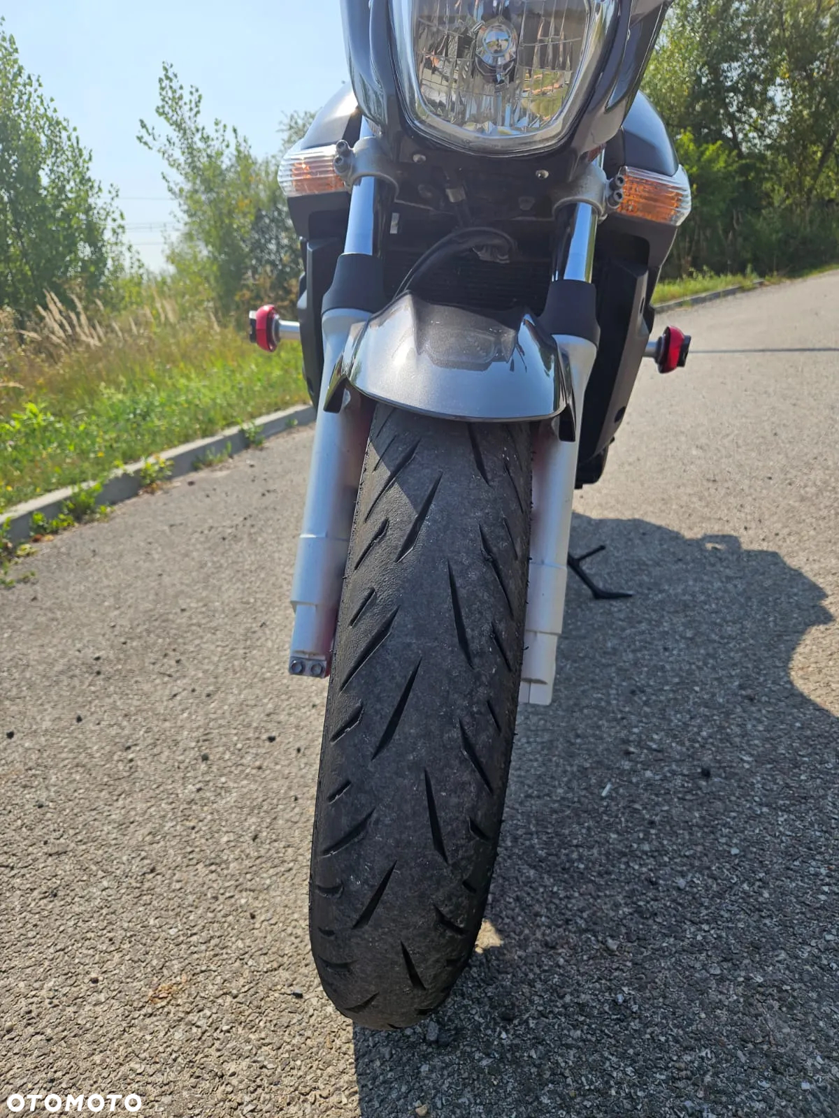 Suzuki GSR - 14