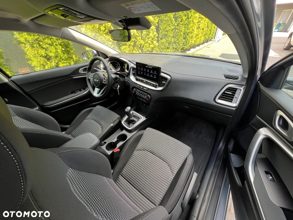 Kia Ceed 1.5 T-GDI M - 26