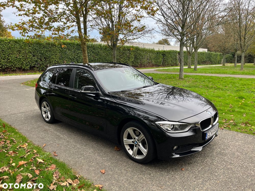 BMW Seria 3 320d Sport Line - 3