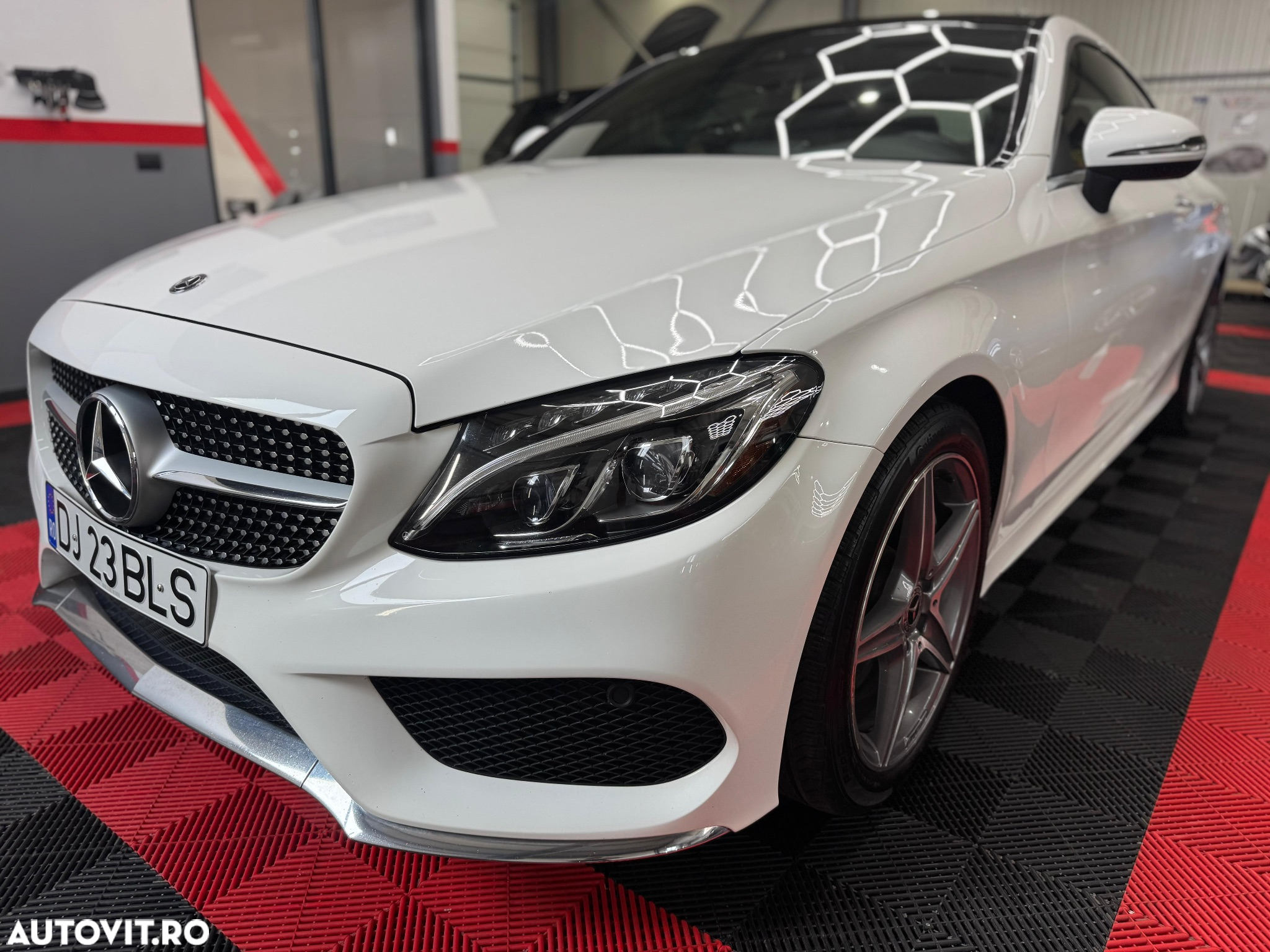Mercedes-Benz C 300 Coupe Aut. - 5