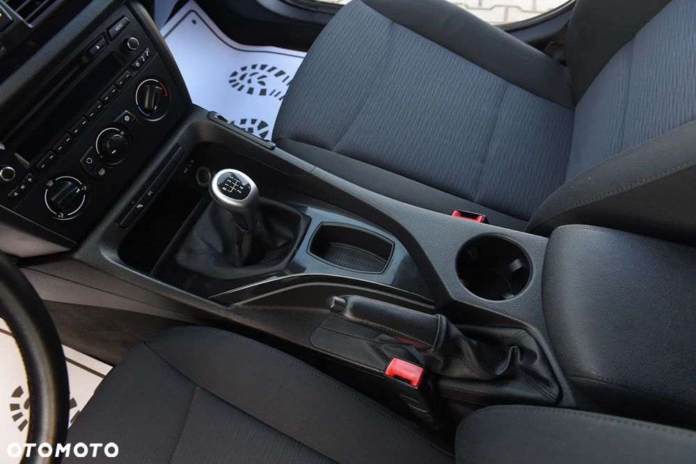 BMW X1 sDrive18i - 25