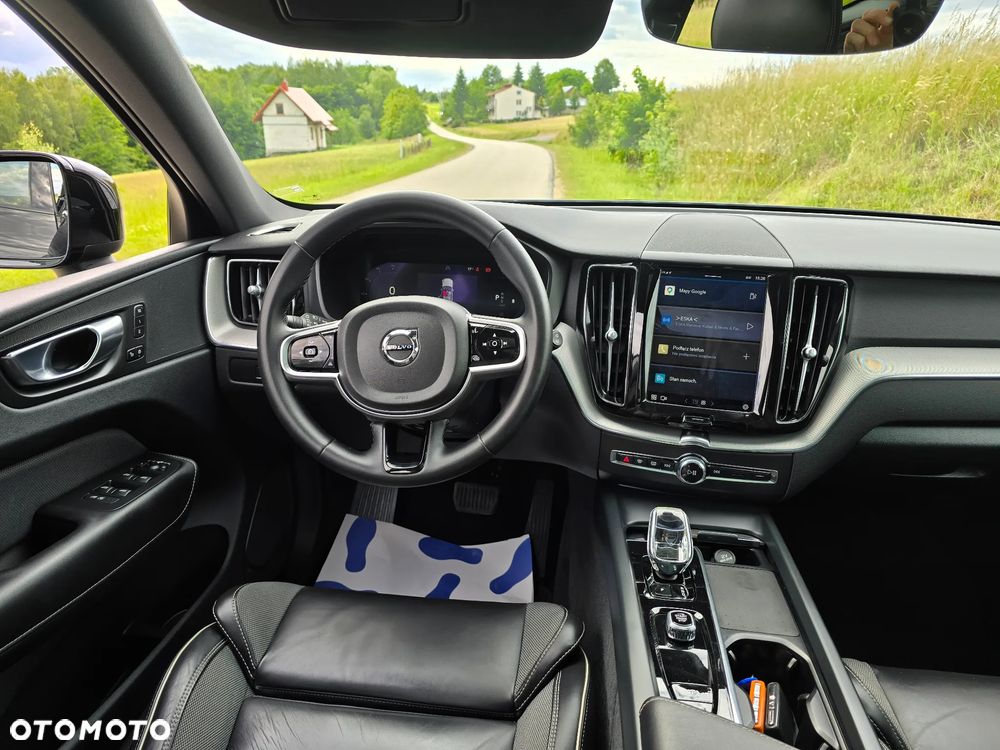 Volvo XC 60 B4 D AWD Plus Dark - 16