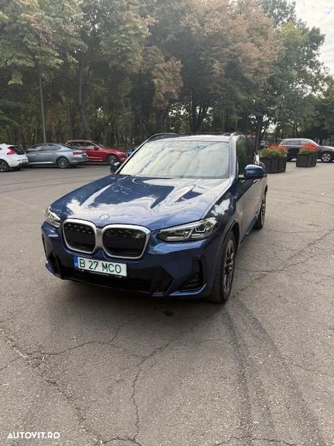 BMW iX3 - 11