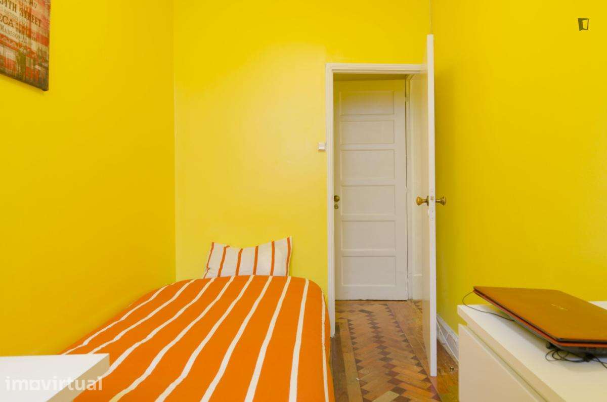 Quarto - localizado em Intendente Lisbon - Grande imagem: 4/15