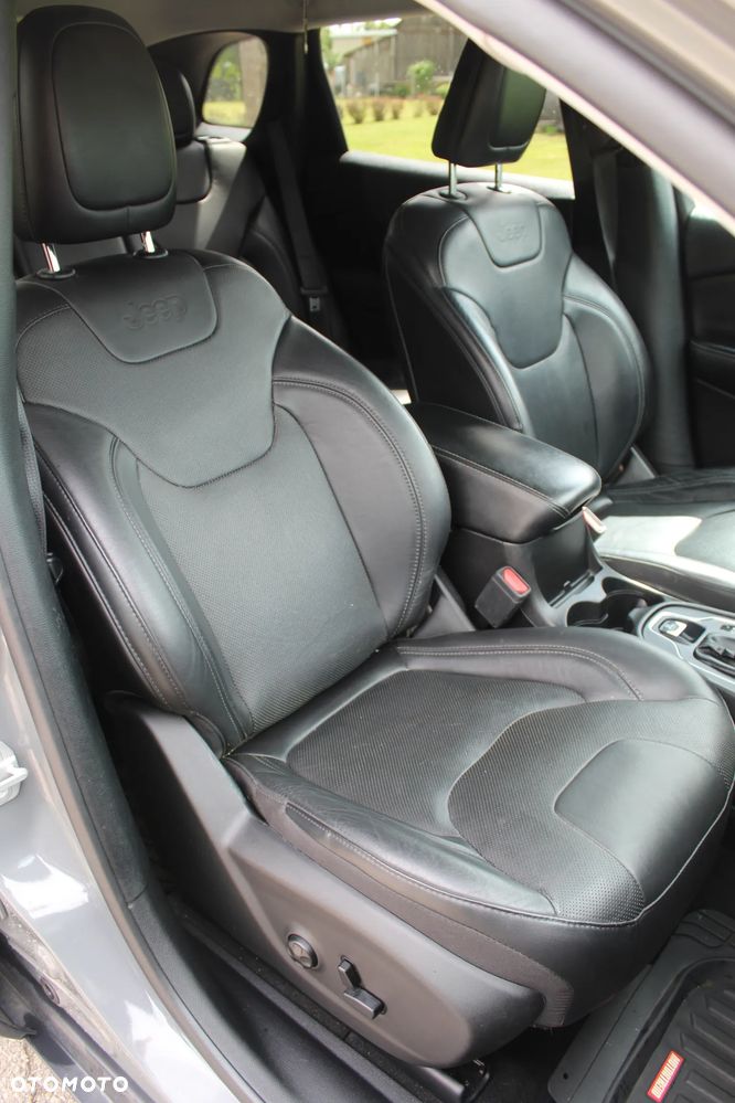 Jeep Cherokee - 21
